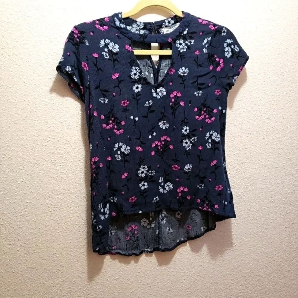 Wallflower top. M